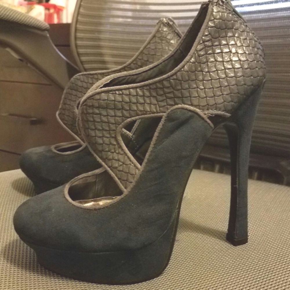 NEW Liliana Leather/Faux Suede HEEL 7 $79